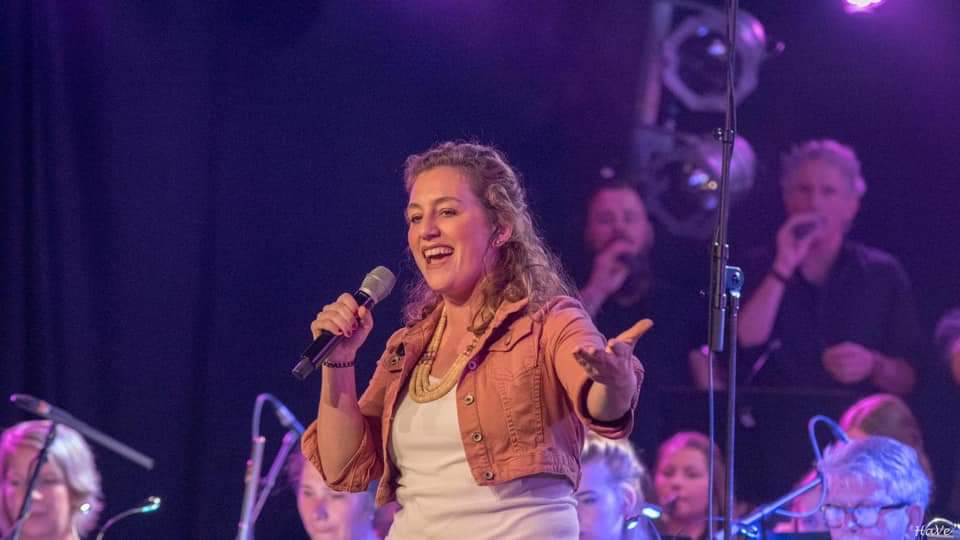 Tina Brouwers presenteert een concert