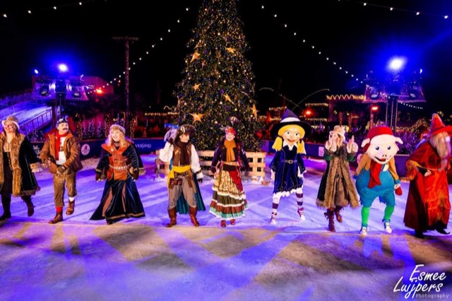 Optreden bij een kerstboom